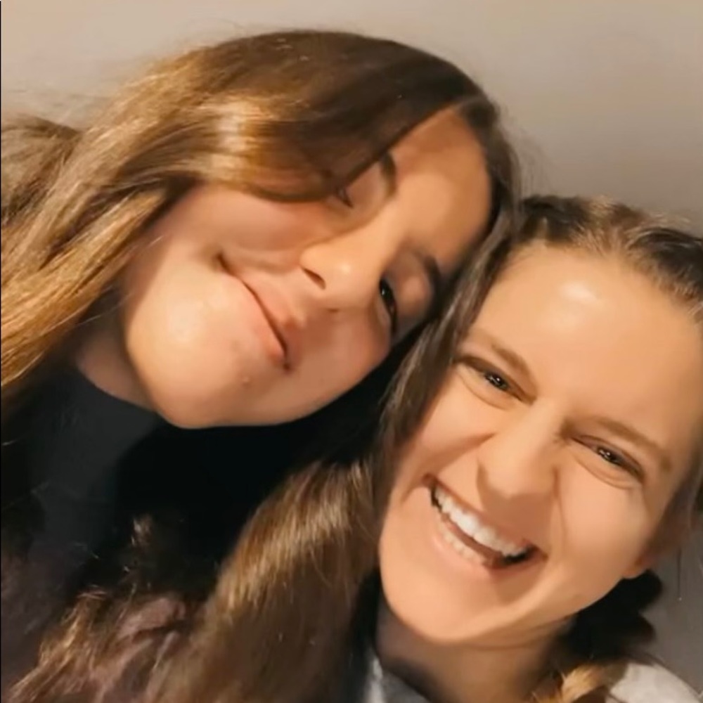 🤎 lizzie and carrie’s posh!! 🤍